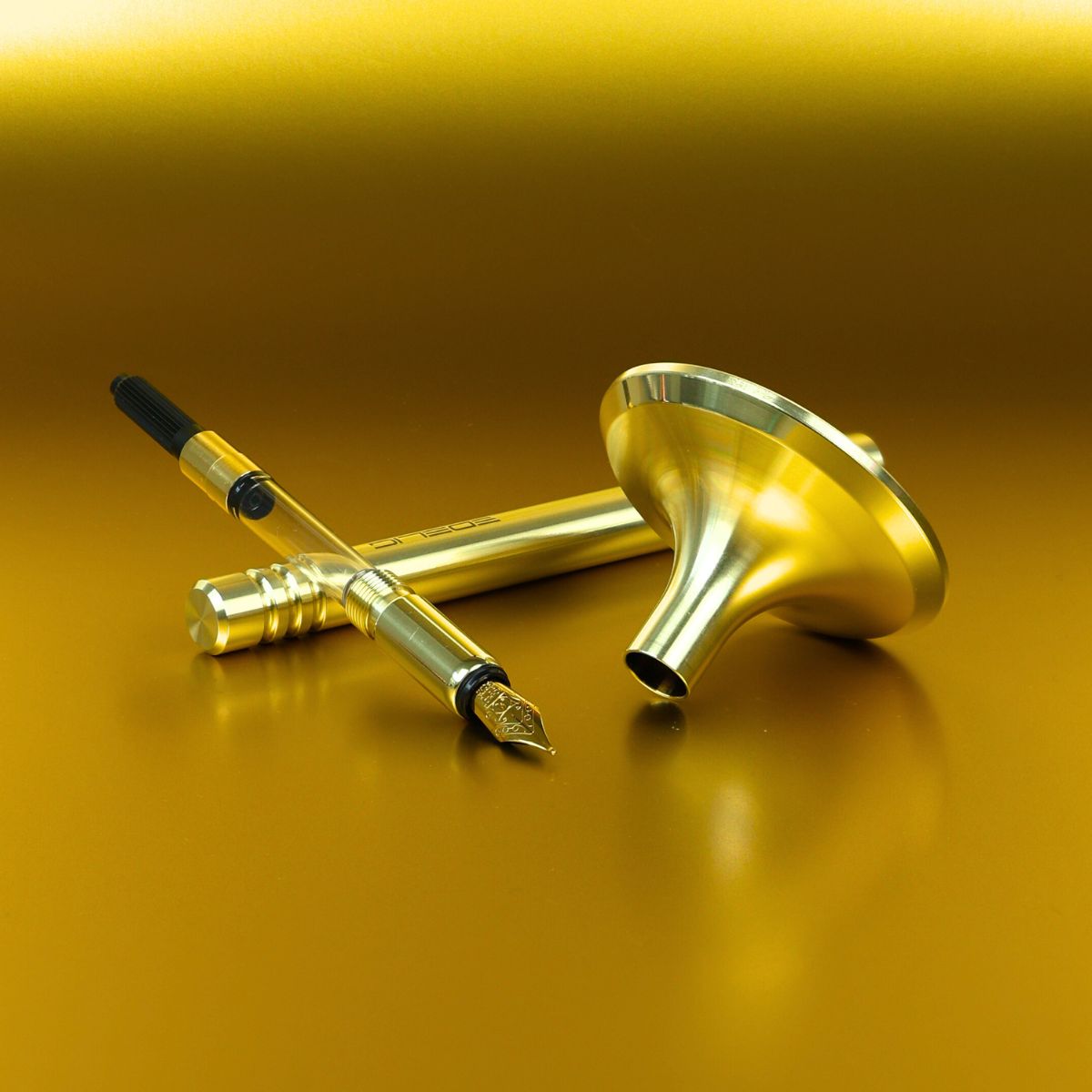 Füllfederhalter V4INK in PVD- Hellgold
