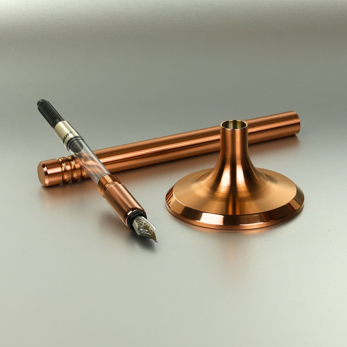 Edelig_Fuellfederhalter_V4INK_in_PVD_Kupfer_Edelstahlfeder